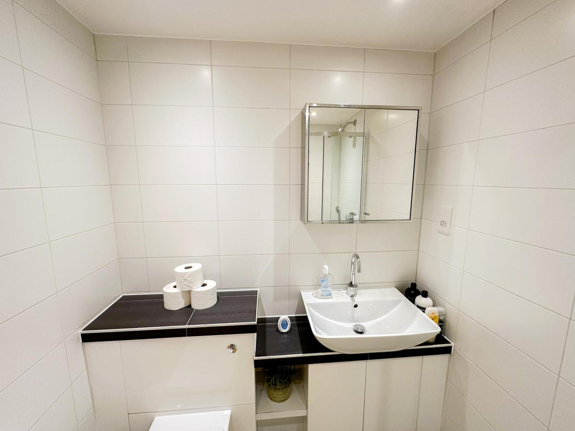 Chic 3 Bedroom Flat With Private Terrace In Holloway Near Finsbury Park Londyn Zewnętrze zdjęcie