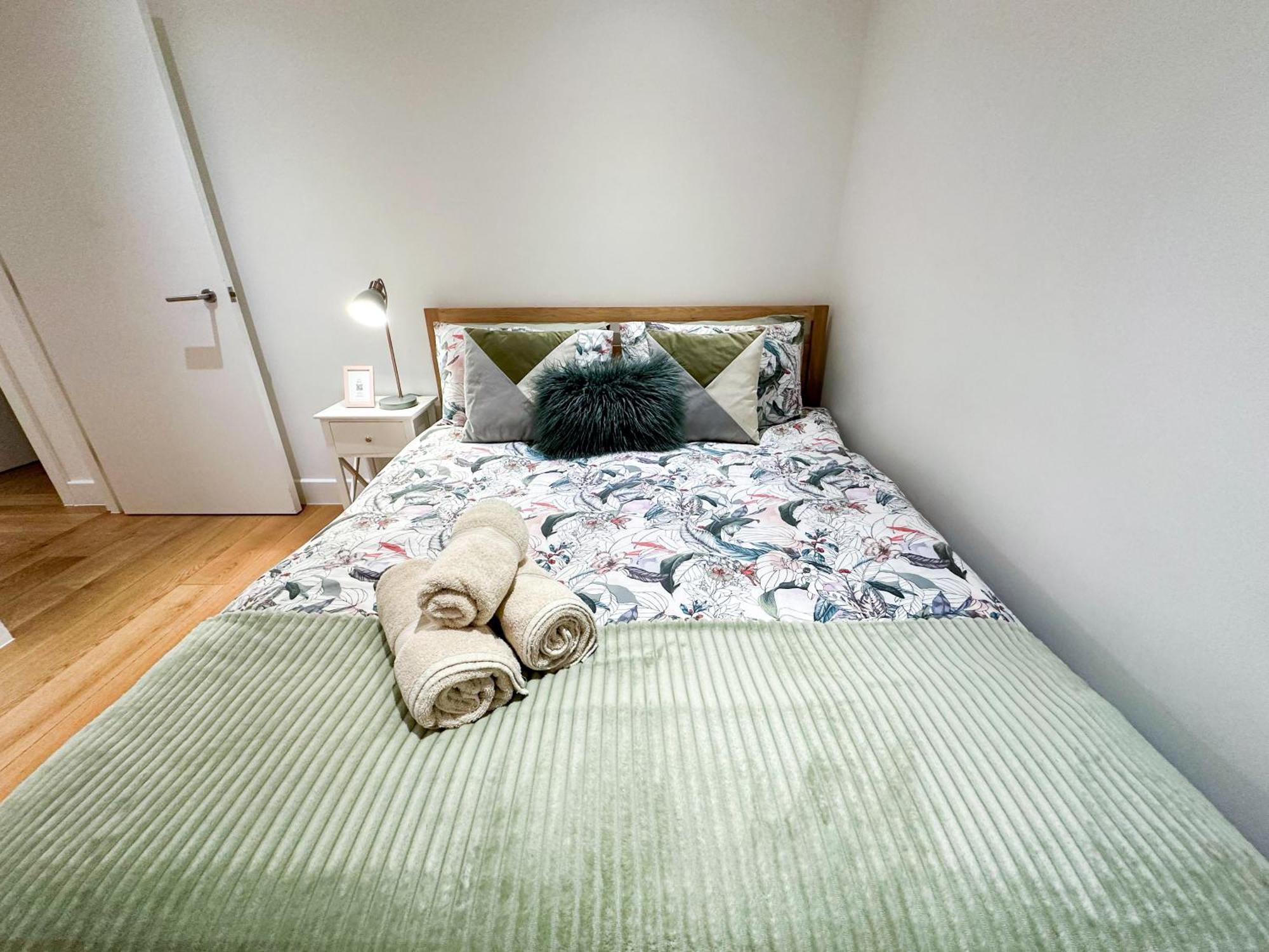 Chic 3 Bedroom Flat With Private Terrace In Holloway Near Finsbury Park Londyn Zewnętrze zdjęcie