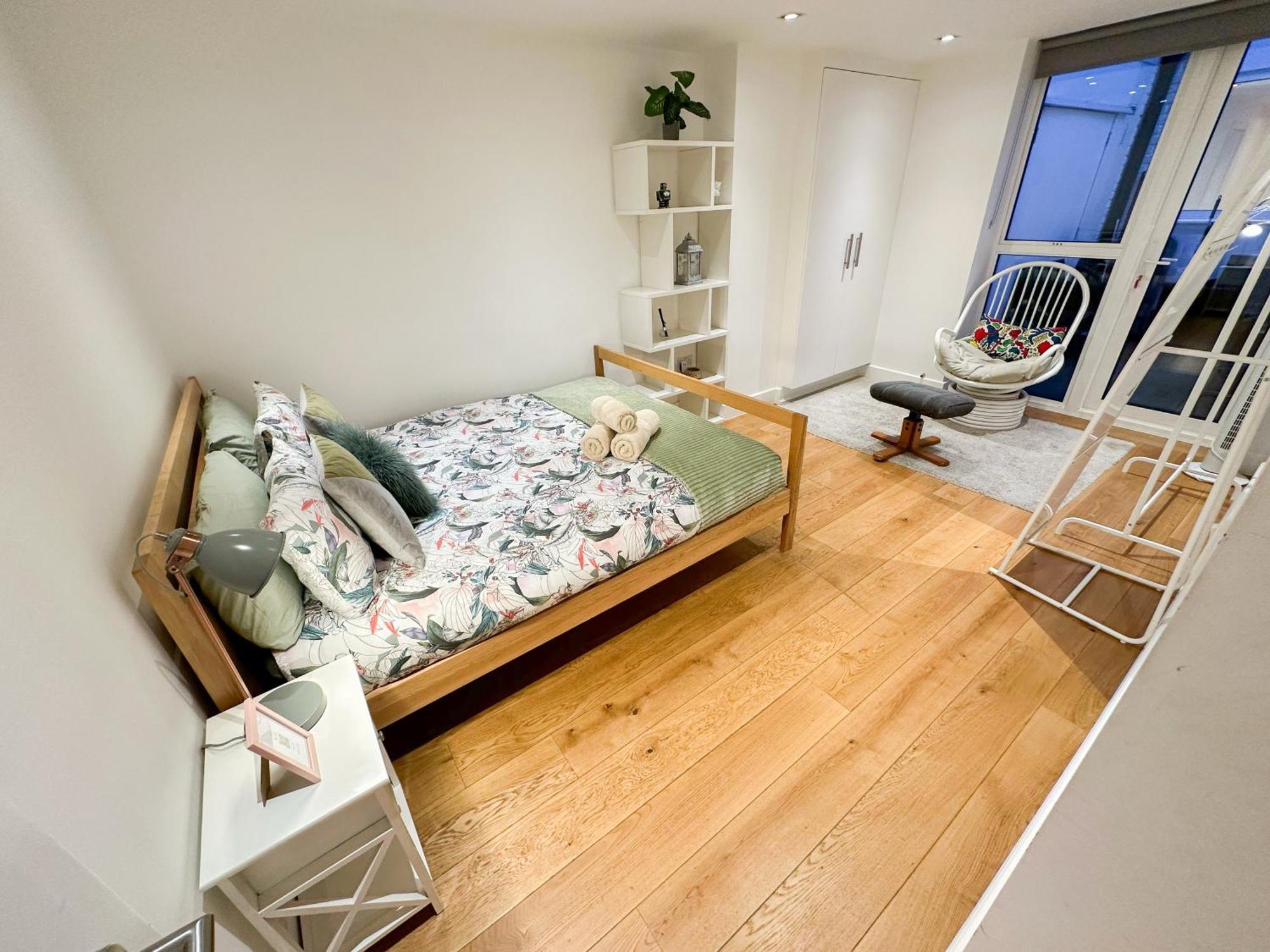 Chic 3 Bedroom Flat With Private Terrace In Holloway Near Finsbury Park Londyn Zewnętrze zdjęcie