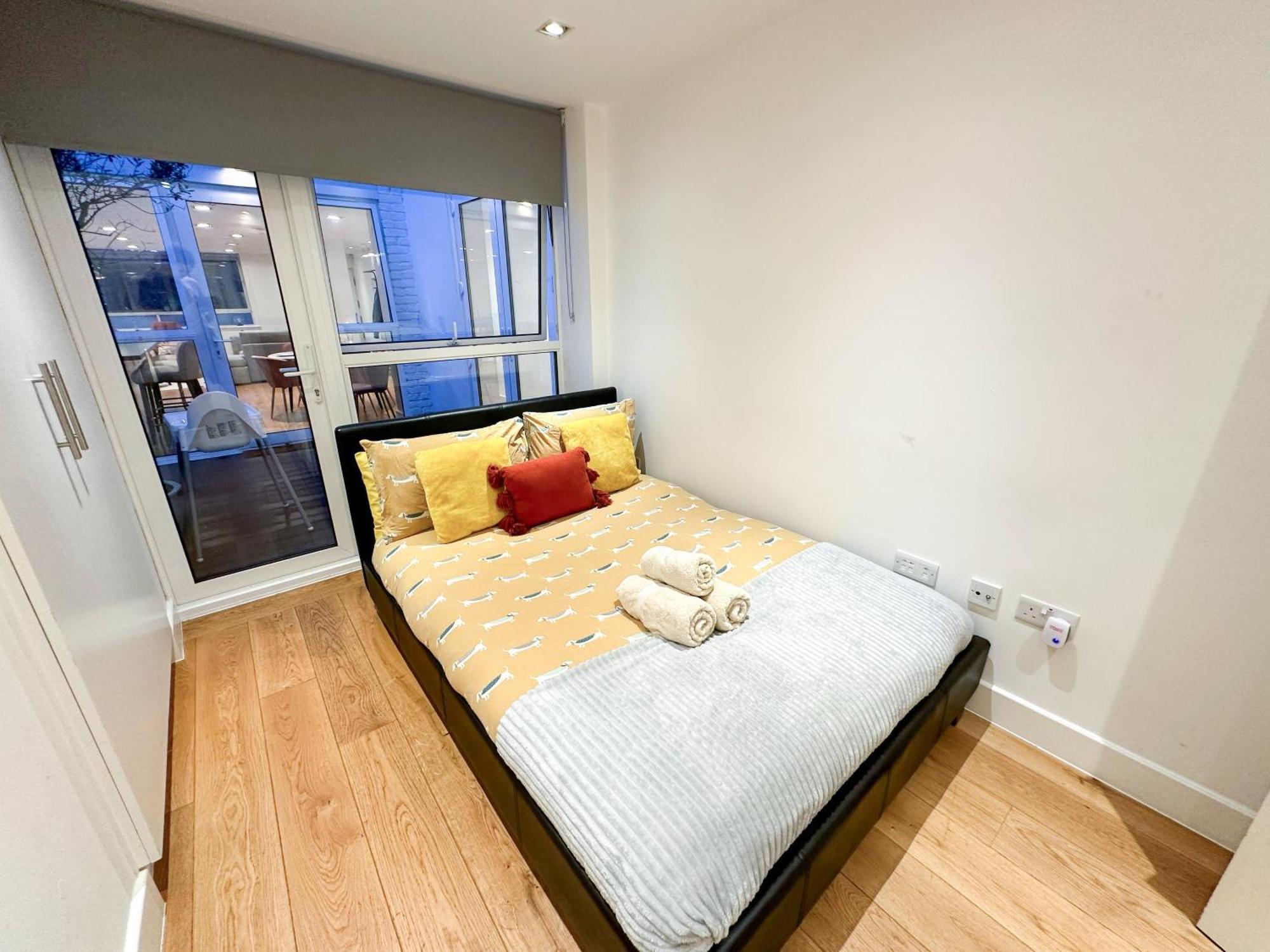 Chic 3 Bedroom Flat With Private Terrace In Holloway Near Finsbury Park Londyn Zewnętrze zdjęcie