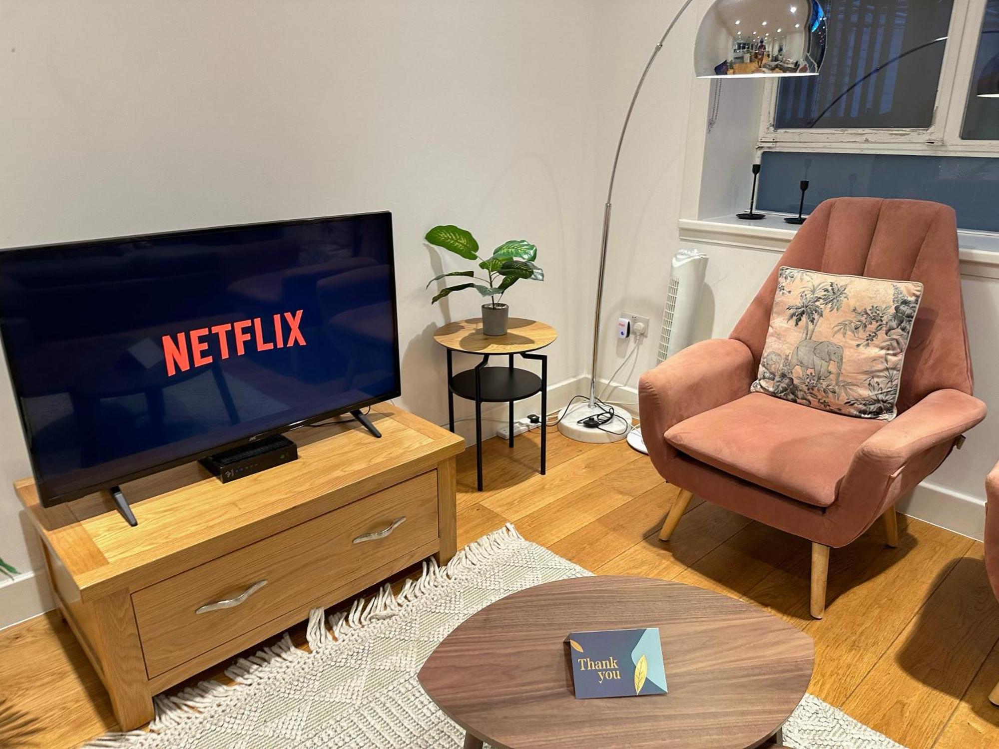 Chic 3 Bedroom Flat With Private Terrace In Holloway Near Finsbury Park Londyn Zewnętrze zdjęcie