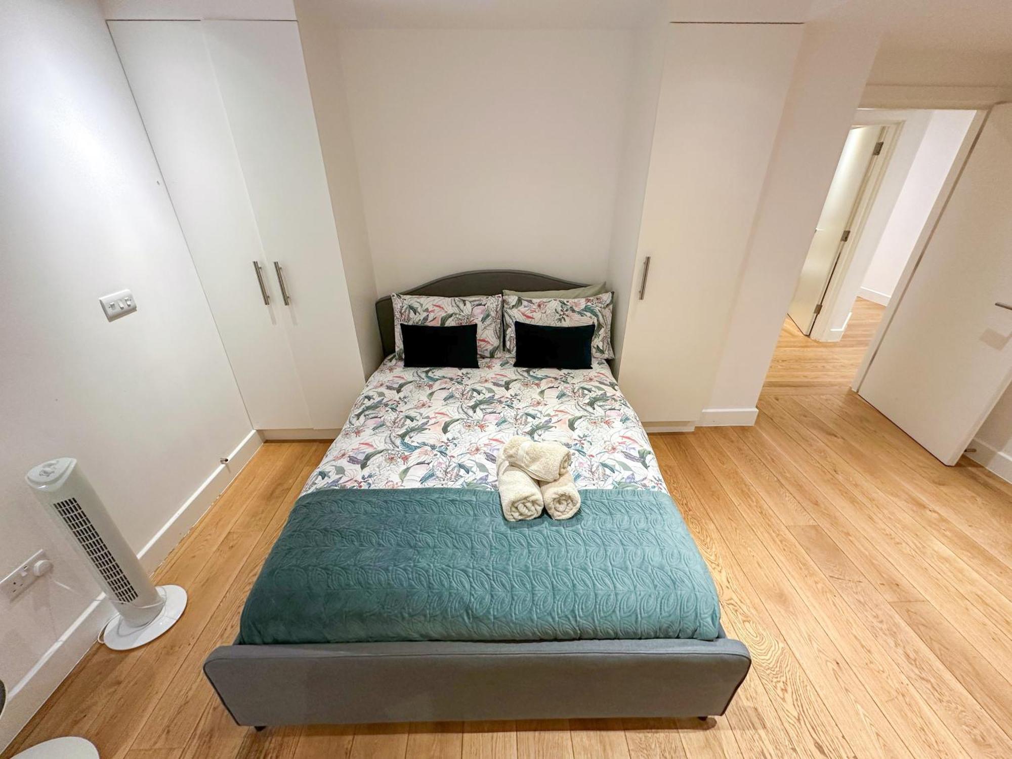 Chic 3 Bedroom Flat With Private Terrace In Holloway Near Finsbury Park Londyn Zewnętrze zdjęcie