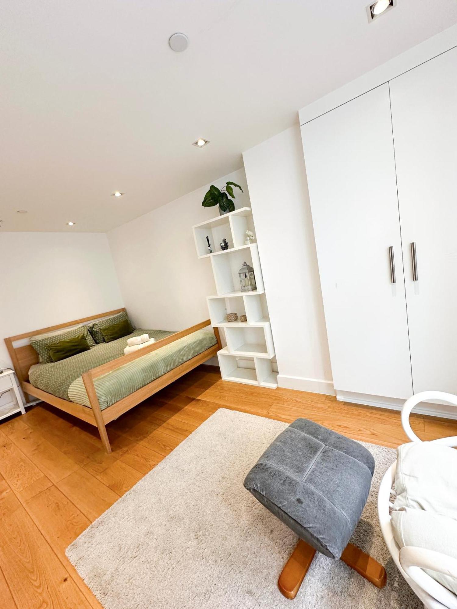 Chic 3 Bedroom Flat With Private Terrace In Holloway Near Finsbury Park Londyn Zewnętrze zdjęcie