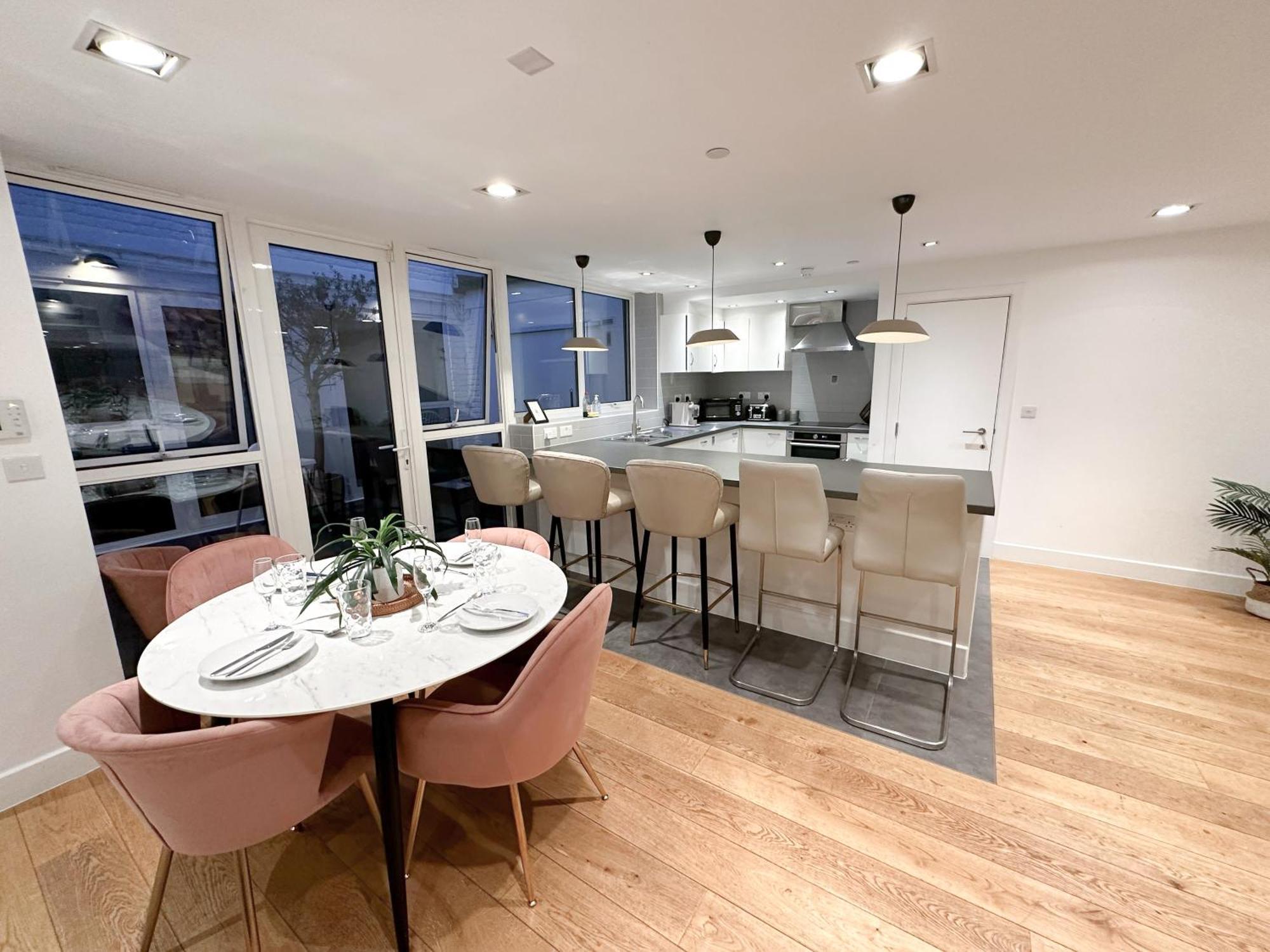 Chic 3 Bedroom Flat With Private Terrace In Holloway Near Finsbury Park Londyn Zewnętrze zdjęcie