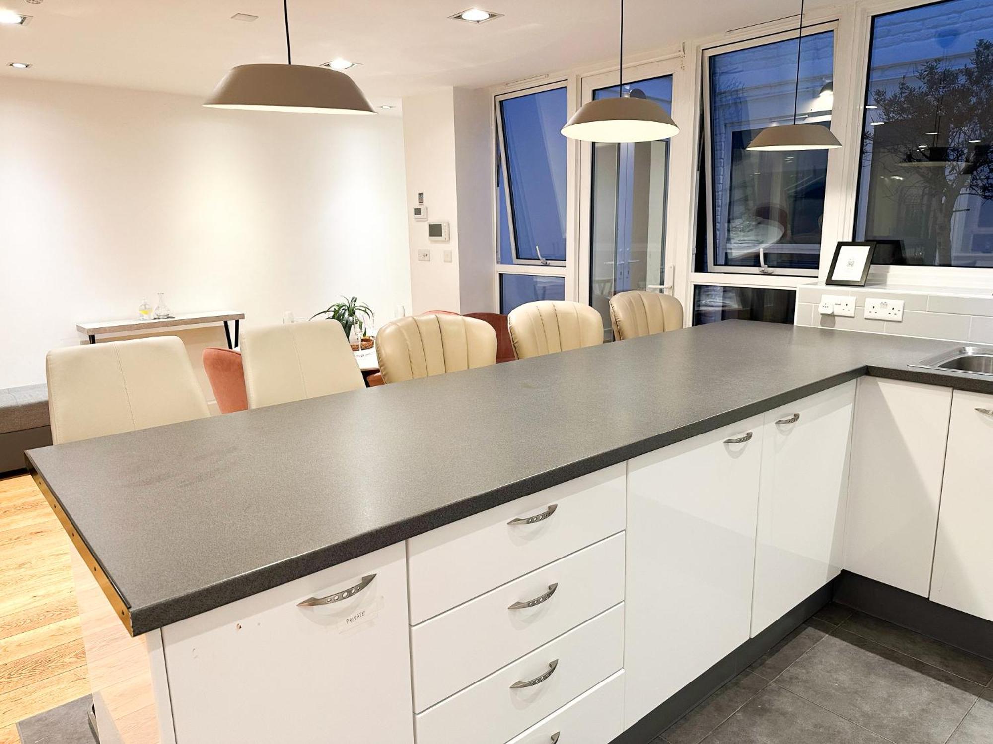 Chic 3 Bedroom Flat With Private Terrace In Holloway Near Finsbury Park Londyn Zewnętrze zdjęcie
