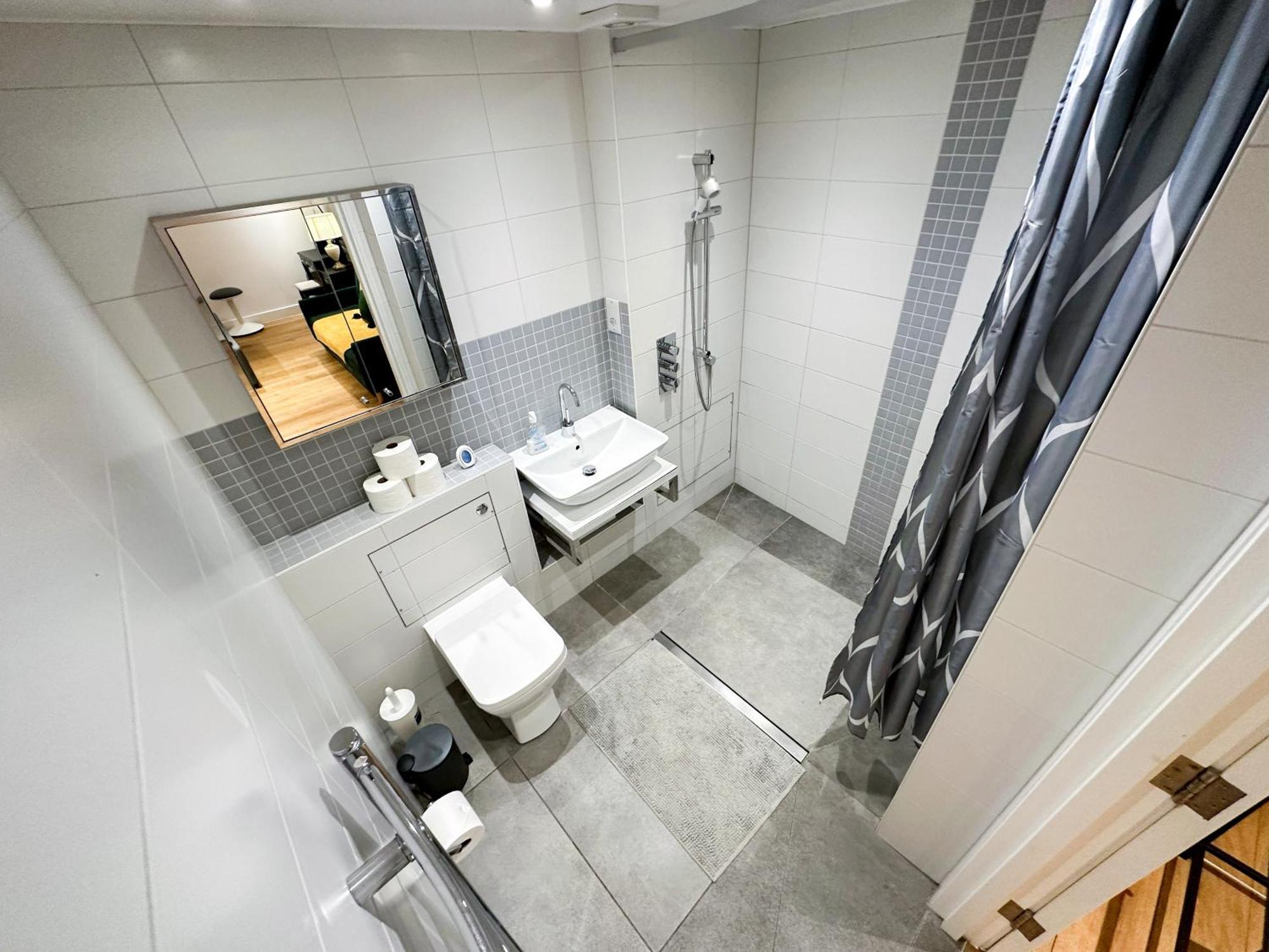 Chic 3 Bedroom Flat With Private Terrace In Holloway Near Finsbury Park Londyn Zewnętrze zdjęcie